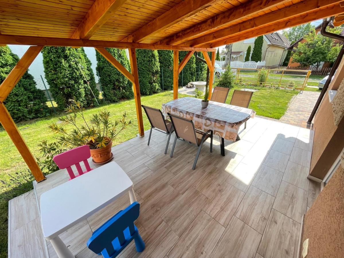 Lilla Apartman Balatonkeresztúr Exteriör bild